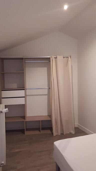 Petit T2 Proche Centre Ville 라로츠수르욘 외부 사진